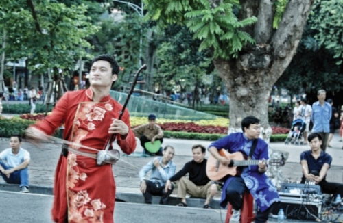 Để phố đi bộ Hồ Gươm có điểm nhấn