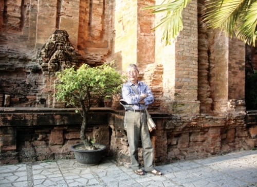 Những chuyện kỳ lạ bên tháp Bà