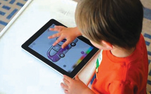Cho trẻ em sử dụng smartphone: Lợi bất cập hại