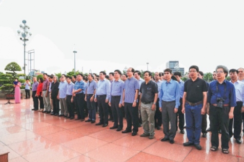 Trên những hành trình tưởng niệm Trên những hành trình tưởng niệm