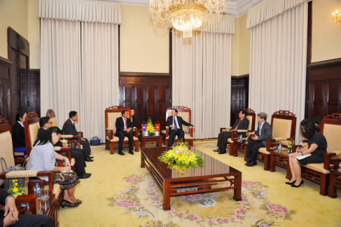 Tăng cường hợp tác giữa NHTW hai nước Việt Nam - Lào Tăng cường hợp tác giữa NHTW hai nước Việt Nam - Lào