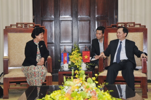 NHNN Việt Nam và NHQG Campuchia trao đổi giải pháp phòng chống tiền giả