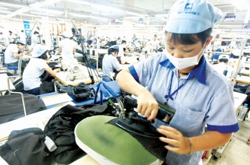 Dệt may có lợi thế nhưng không dễ