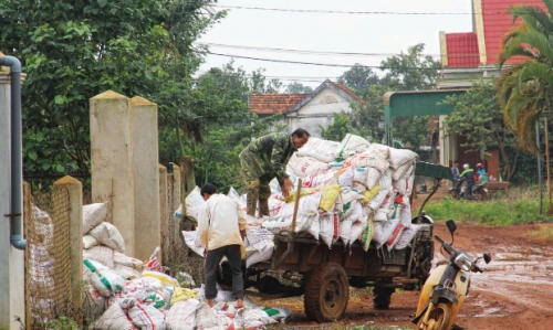 Lỗ hổng quản lý vật tư nông nghiệp