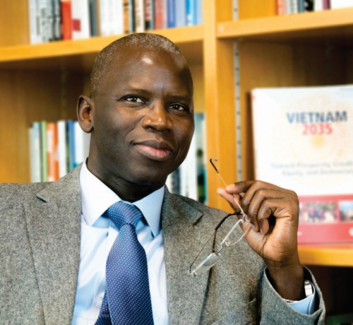 Việt Nam: Hướng tới một nền kinh tế tăng trưởng cao và bền vững Việt Nam: Hướng tới một nền kinh tế tăng trưởng cao và bền vững