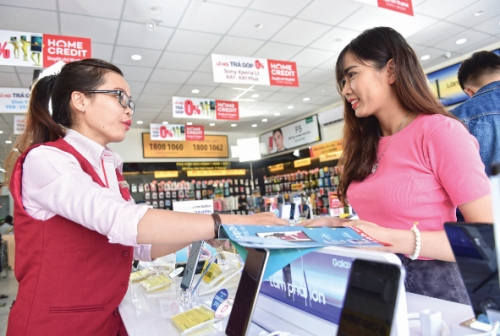 Thận trọng hơn với tài chính tiêu dùng