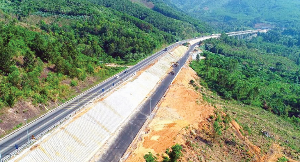 Nỗ lực đưa hầm đường bộ Hải Vân 2 vào vận hành Nỗ lực đưa hầm đường bộ Hải Vân 2 vào vận hành