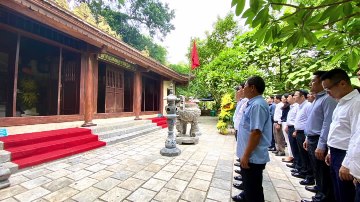 nganh ngan hang dang huong tuong niem cac anh hung liet si tai quang binh va ha tinh