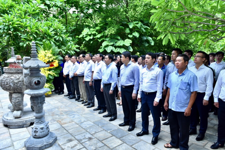 nganh ngan hang dang huong tuong niem cac anh hung liet si tai quang binh va ha tinh