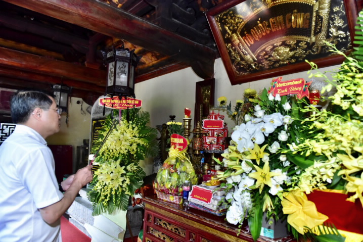 nganh ngan hang dang huong tuong niem cac anh hung liet si tai quang binh va ha tinh