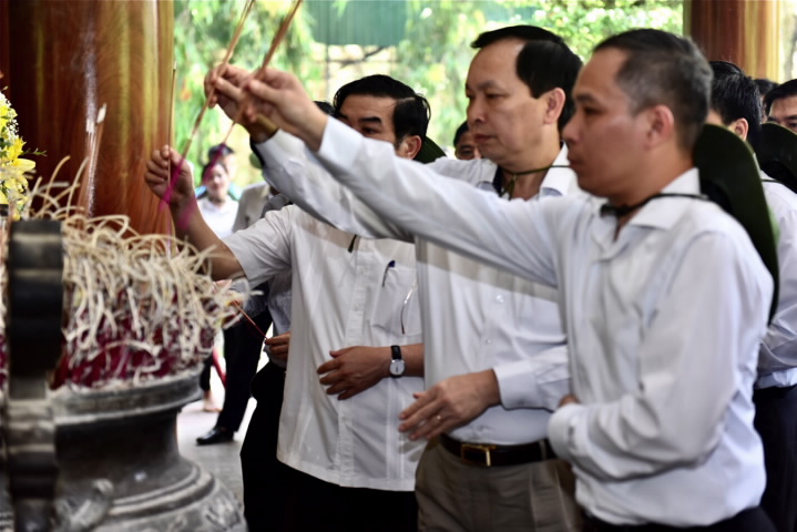 nganh ngan hang dang huong tuong niem cac anh hung liet si tai quang binh va ha tinh