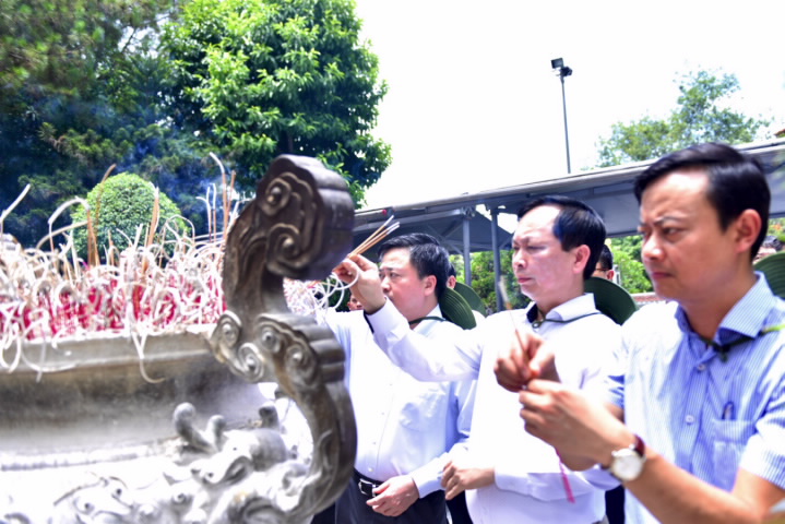 nganh ngan hang dang huong tuong niem cac anh hung liet si tai quang binh va ha tinh