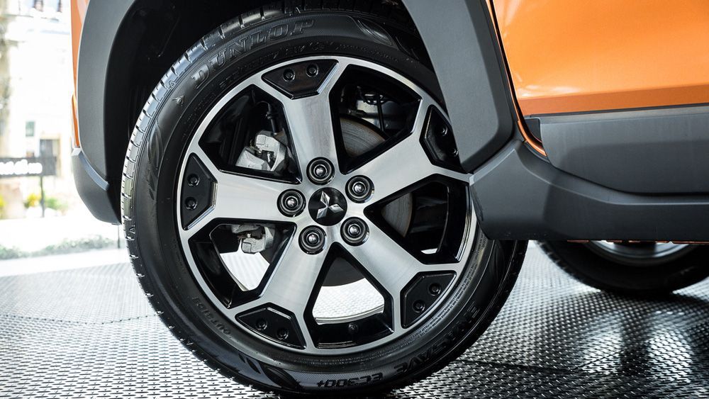 Cận cảnh Mitsubishi Xpander Cross giá 670 triệu đồng