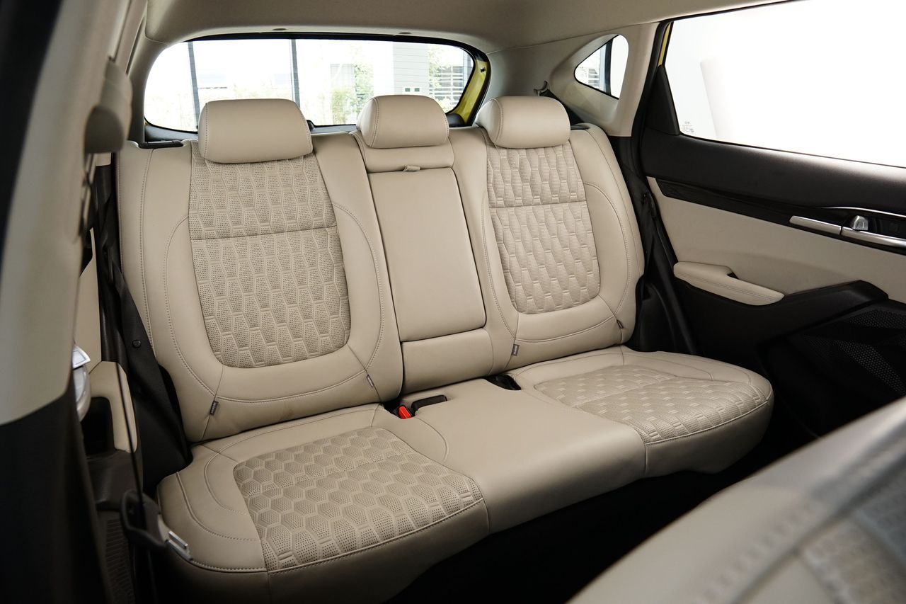 Kia Seltos chính thức ra mắt với giá từ 589 triệu đồng Kia Seltos chính thức ra mắt với giá từ 589 triệu đồng