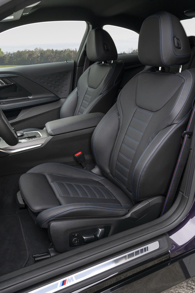 BMW 2-Series Coupe 2022 có giá khoảng 36.350 USD