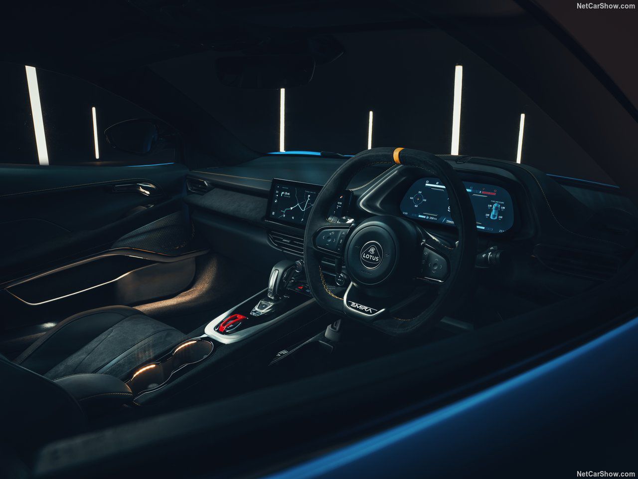 Lotus Emira 2023 có gì?
