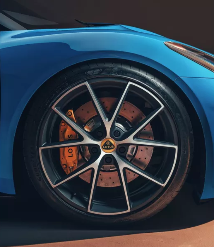 Lotus Emira 2023 có gì?