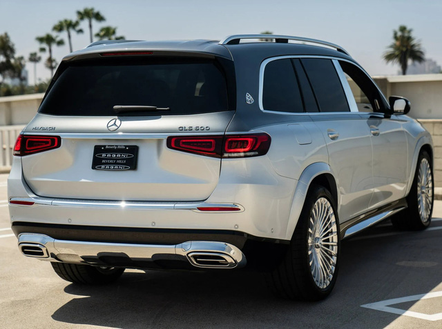 mercedes maybach gls 600 chinh hang co gia ban la 115 ty dong