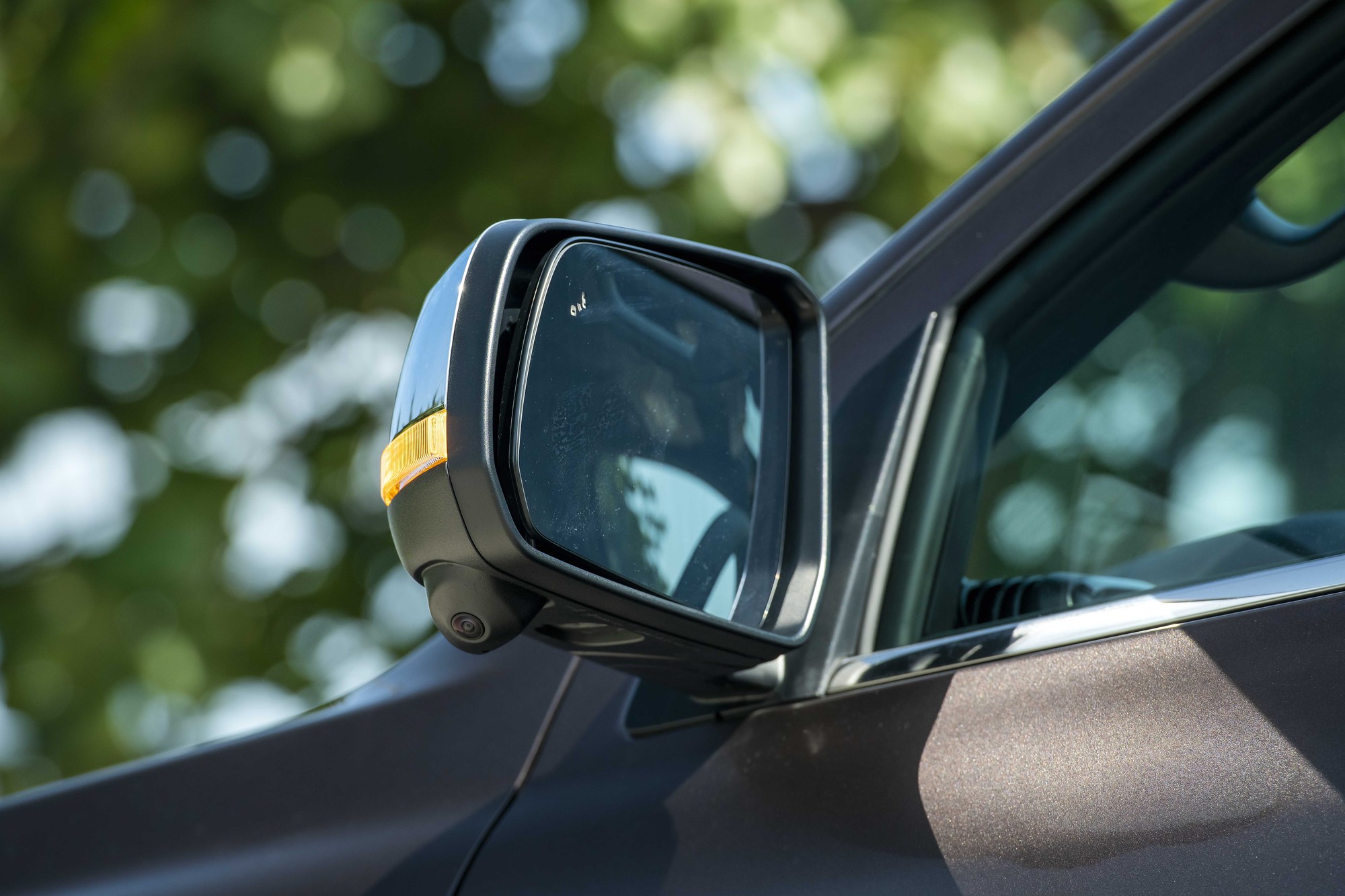 Ford Everest 2023 ra mắt với giá từ 1,099 tỷ đồng