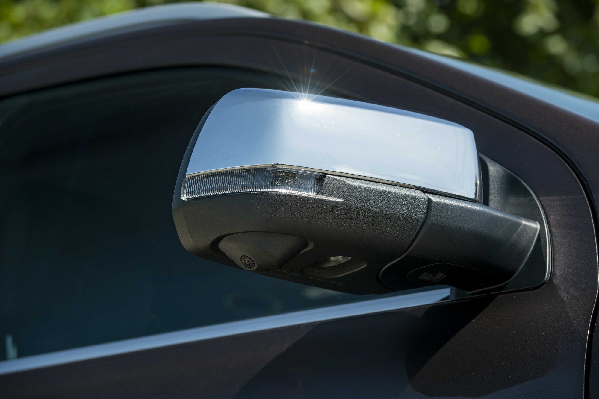 Ford Everest 2023 ra mắt với giá từ 1,099 tỷ đồng