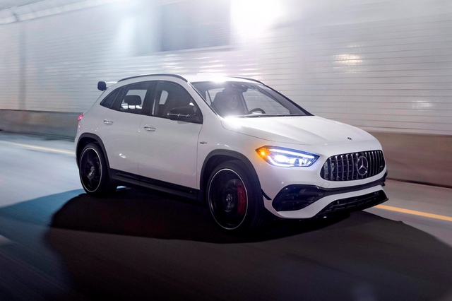 Mercedes-AMG GLA 45 S 2022 có giá hơn 3,4 tỷ đồng