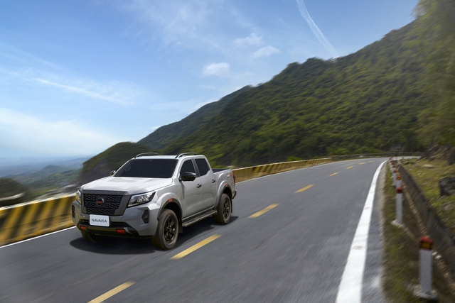 Nissan Navara 2022 chốt giá từ 945 triệu đồng tại Việt Nam Nissan Navara 2022 chốt giá từ 945 triệu đồng tại Việt Nam