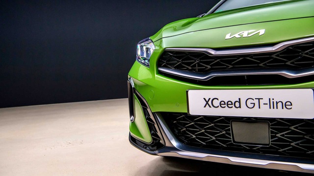 ra mat kia xceed 2023