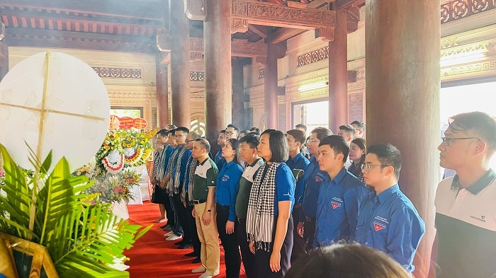 hanh trinh thap lua tri an cac anh hung liet sy