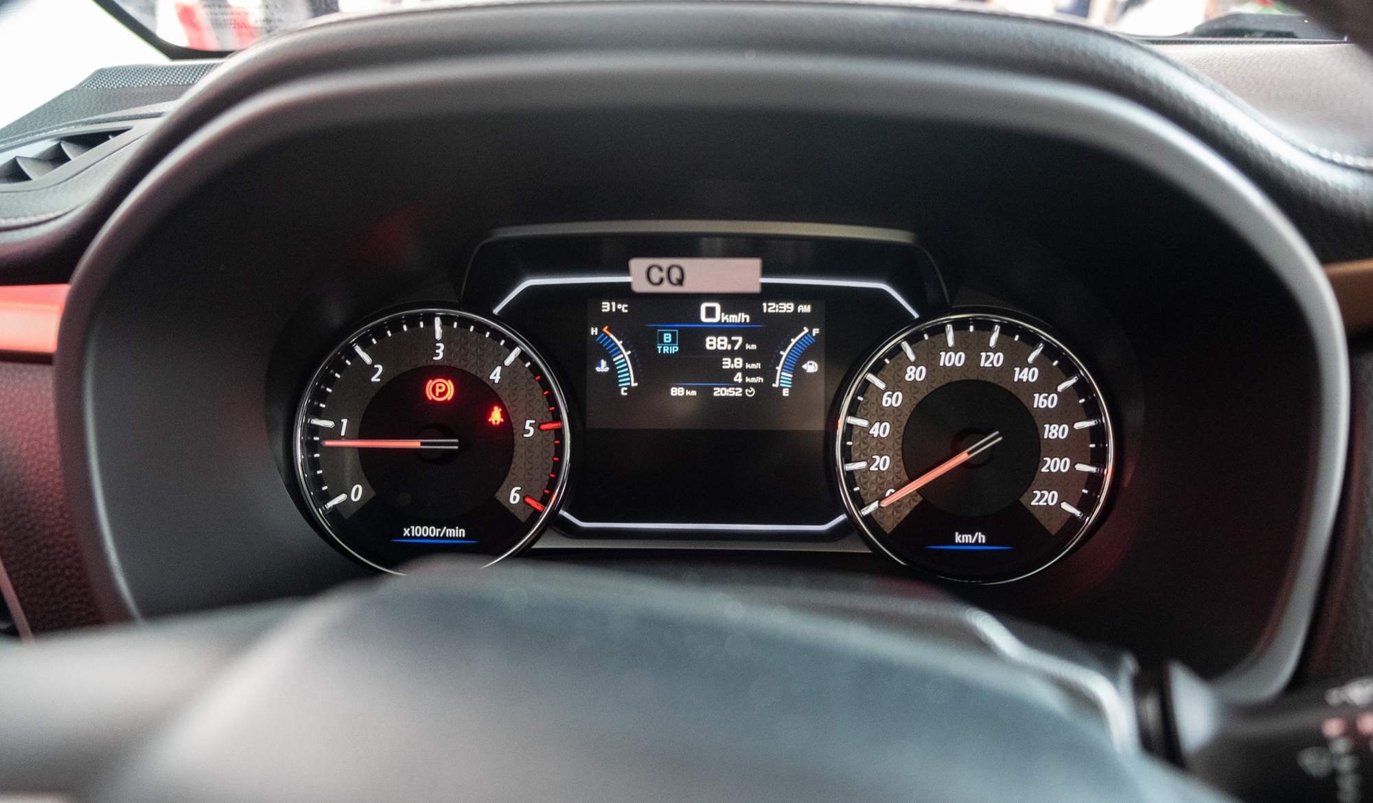 Isuzu mu-X 2022 phiên bản giá rẻ có gì?