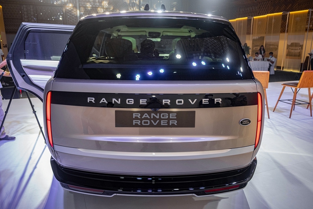 Range Rover 2022 có giá từ 11,9 tỷ đồng