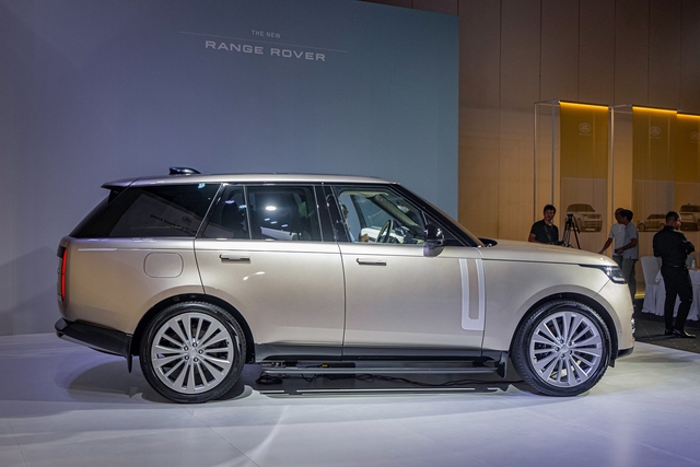 Range Rover 2022 có giá từ 11,9 tỷ đồng