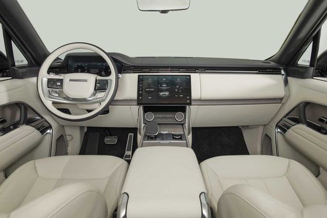Range Rover 2022 có giá từ 11,9 tỷ đồng