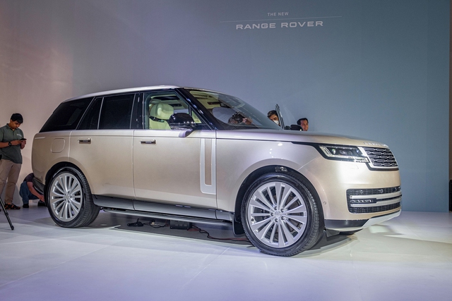 Range Rover 2022 có giá từ 11,9 tỷ đồng