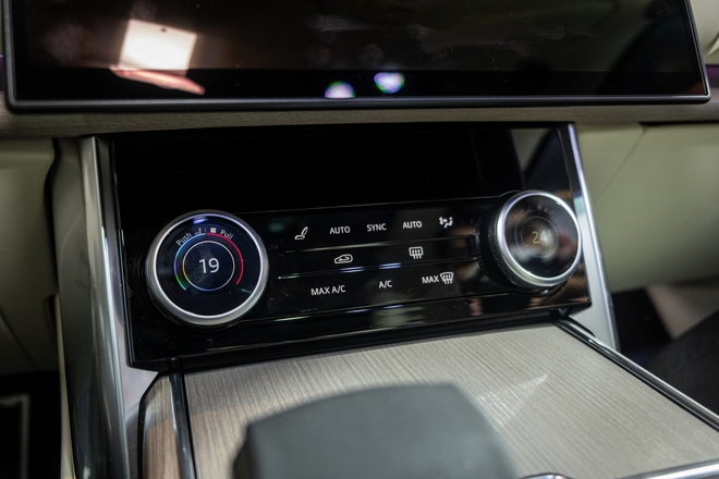 Range Rover 2022 có giá từ 11,9 tỷ đồng