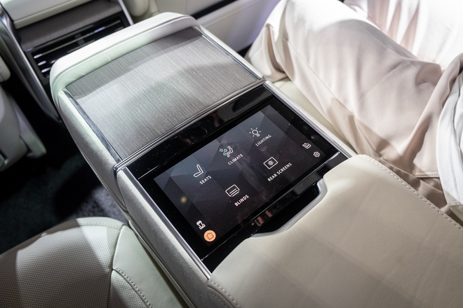 Range Rover 2022 có giá từ 11,9 tỷ đồng