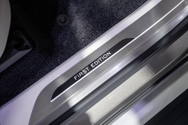 Range Rover 2022 có giá từ 11,9 tỷ đồng