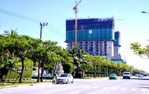 Người nước ngoài sở hữu đất: Đúng luật, nhưng lo!