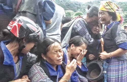 Nỗi đau phía sau cơn lũ