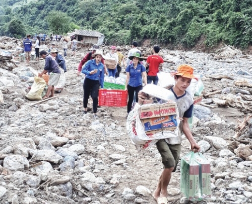 Nỗi đau phía sau cơn lũ