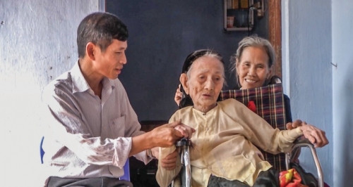 Tri ân người có công: Thận trọng nhưng đừng chậm trễ