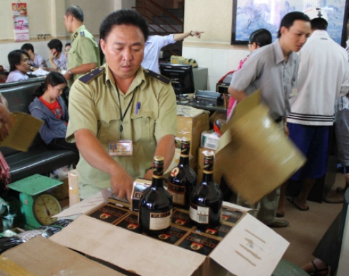 Đối tượng buôn lậu ngày càng manh động Đối tượng buôn lậu ngày càng manh động