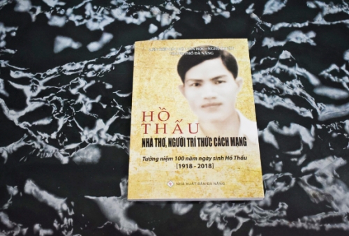 Chiến trường ai khóc chia phôi