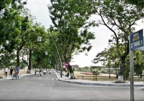 Con đường gợi nhớ một mùa Thu