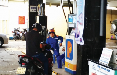 Vì sao xăng E5 không phát triển?