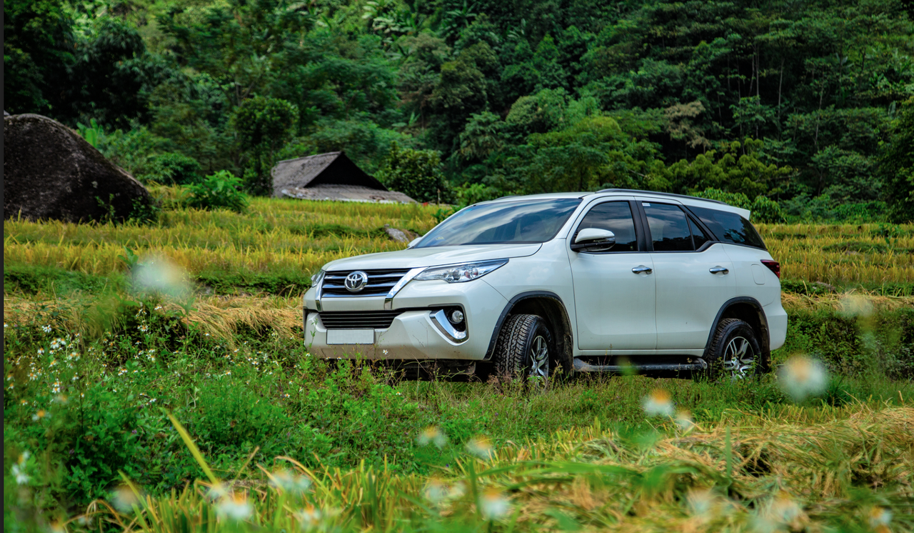 uu dai den 55 trieu dong khi mua toyota fortuner trong thang 8