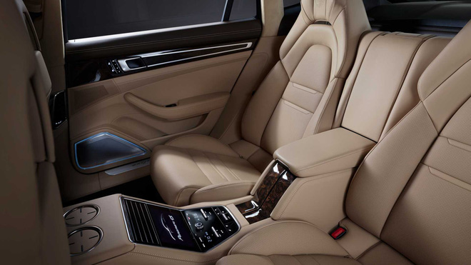 Porsche chính thức ra mắt Panamera 2021