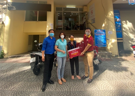 agribank sai gon trao hang tram phan qua den nguoi kho khan vi covid 19