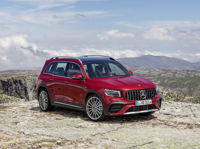 mercedes amg glb 35 4matic ra mat voi gia ban 269 ty dong