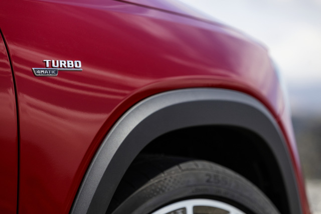 mercedes amg glb 35 4matic ra mat voi gia ban 269 ty dong