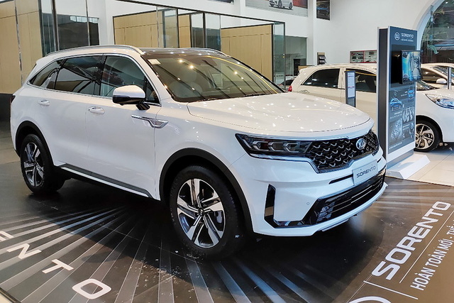 Giá Mazda CX-8 và Kia Sorento tiếp tục giảm gia mazda cx 8 va kia sorento tiep tuc giam